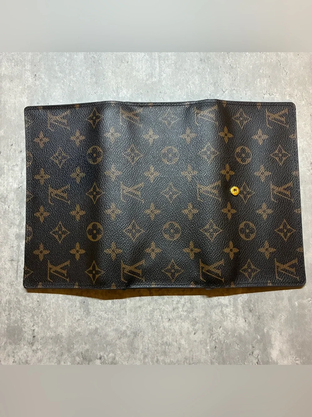 unbranded classic wallet